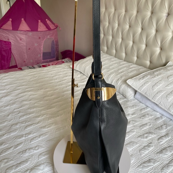 Authentic Salvatore Ferragamo Shoulder Bag - Picture 6 of 17